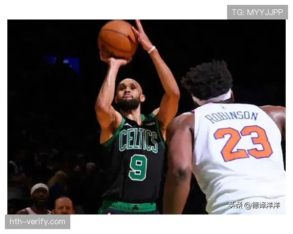 德里克·怀特突破创造更多得分机会，三分命中率显著提升拉开队内差距